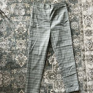Grey and black patterned trousers, barely worn, size L. Very comfortable!